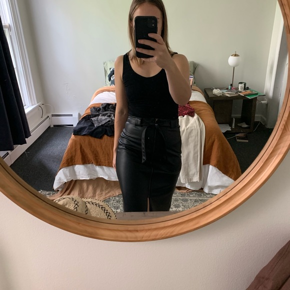 NWT Buttery Soft Faux Leather Pencil Skirt - Picture 3 of 7